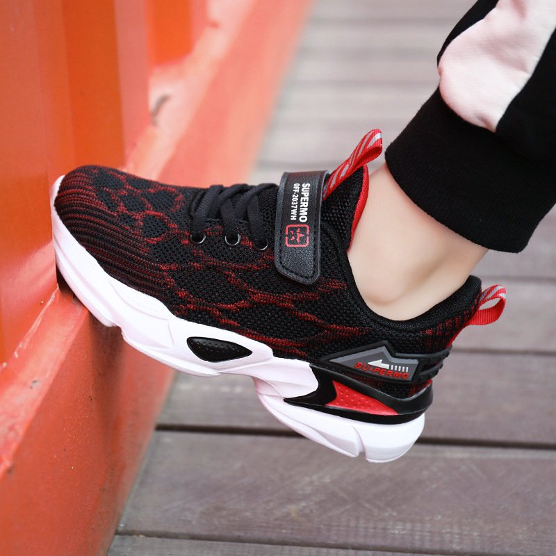 Children's shoes 2020 new boys' shoes sports shoes children's travel shoes explosion models breathable flying woven male students running shoes